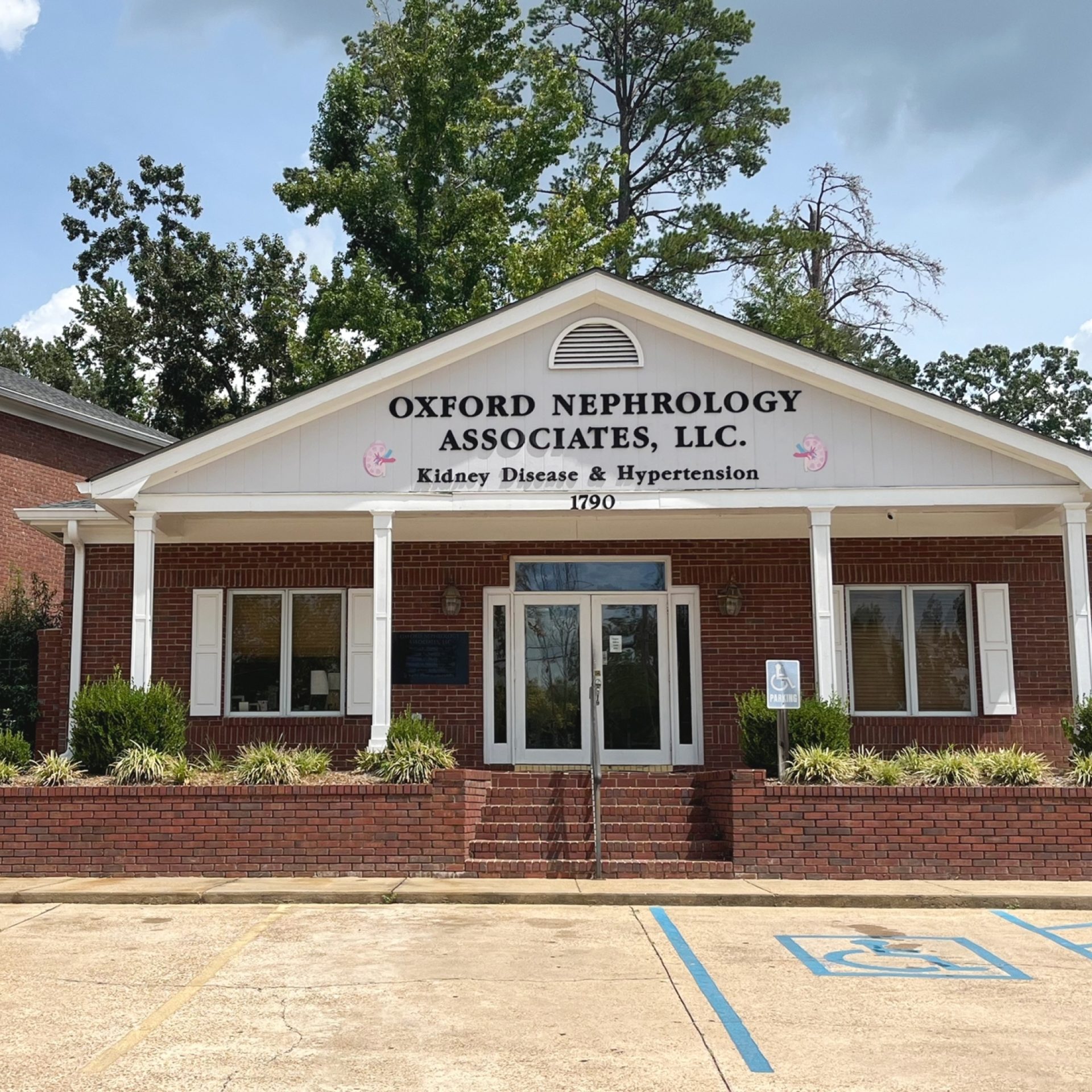 Exterior of Oxford medical facility specializing in Mississippi kidney disease and care.